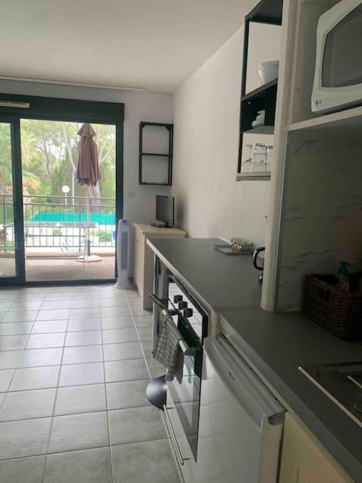 Les Appartements De La Marina Sanary-sur-Mer Exterior foto